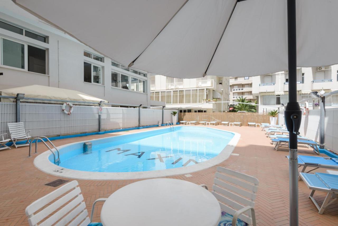 Hotel Arena Cattolica Exterior foto